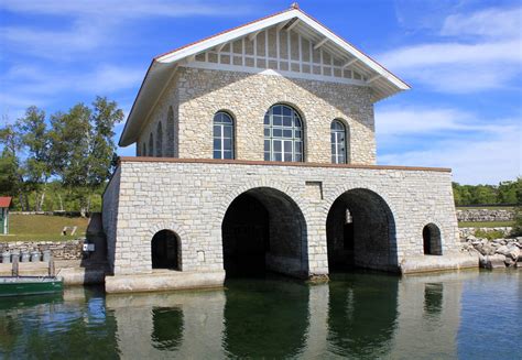 Boathouse At Rock Island State Park Free Stock Photo - Public Domain