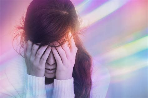 Migraine Aura Is Seeing Spots In Your Vision Serious Elitecare