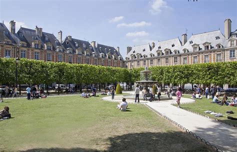 De nombreux résidents, essentiellement de confession. Appartement meublé quartier Marais à Paris
