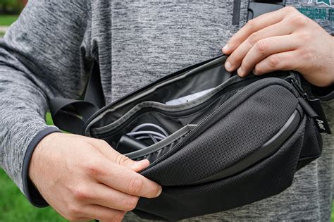 Maybe slightly too large, absolutely too tech looking. Aer Day Sling 2 Review | Pack Hacker
