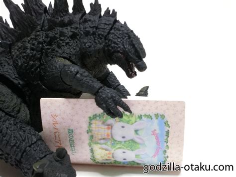 Carefully articulated to not disrupt his amazing lines. Full Review: S.H.MonsterArts Godzilla (2014) - Godzilla ...