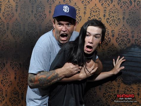 hilarious haunted house reaction photos that will make you laugh out loud dailycow