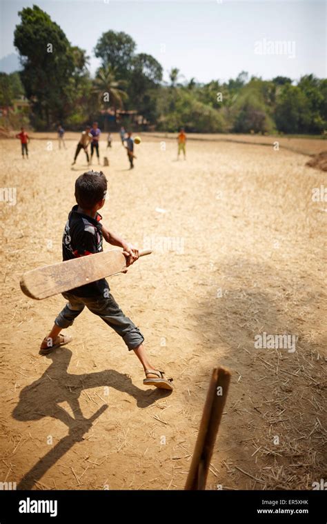 Children Playing Cricket Hi Res Stock Photography And Images Alamy