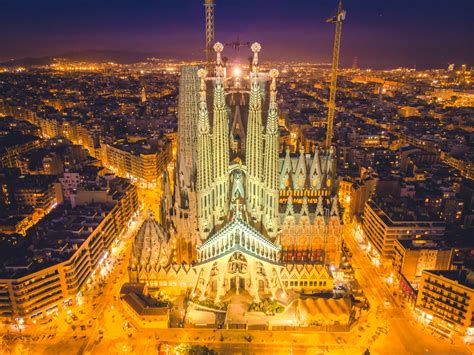 Antoni Gaudí El Loco Creativo Detrás De La Sagrada Familia