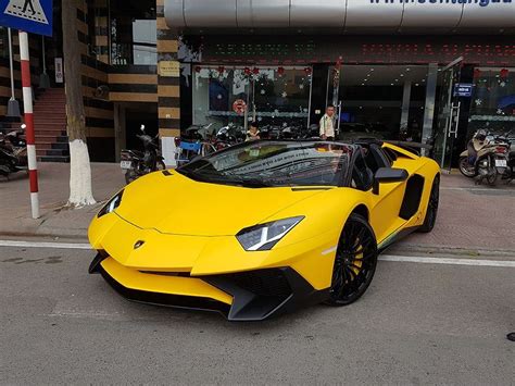 Gi Xe Lamborghini Aventador Sv Roadster M I Nh T Tinxe