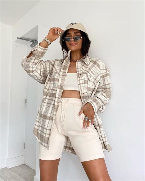 7 Ways To Style The Checked Shirt In 2020 Streetwear Women Outfits