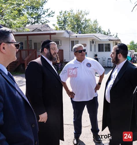 Brooklyn District Attorney Eric Gonzalez Visits The Jewish Community In The Catskills Boro Park 24