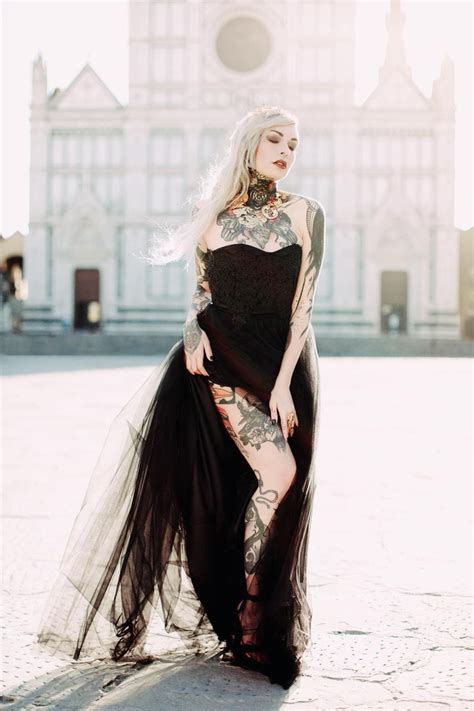 Entdecke brautkleider für den schönsten tag im leben! Schwarz Brautkleid alternative Hochzeitskleid herzförmiger ...