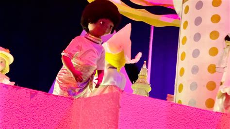 “its A Small World” Finale Doll Malfunction Youtube