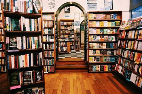 The 15 Best Independent Bookstores In The Us Bookstore Design Housing