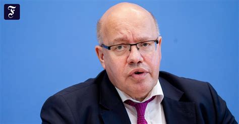 Previously he was federal minister for the environment. Peter Altmaier will aktive Industriepolitik machen