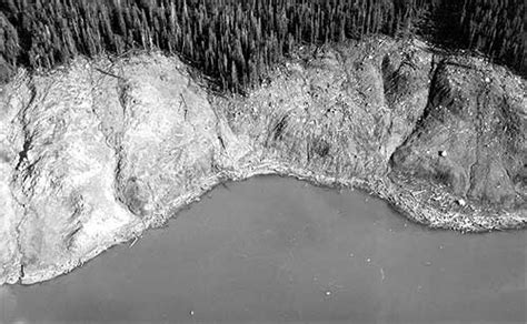 A landslide of rock fell into a lake and caused a wave bigger than the empire. SitNews - SURVIVING THE BIGGEST WAVE EVER By DAVE KIFFER