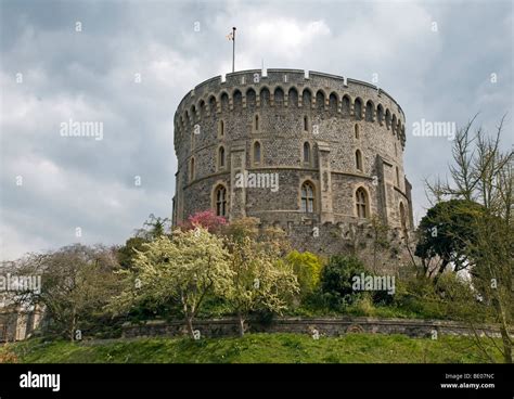 The Round Tower Windsor Castle Berkshire England Stock Photo Alamy