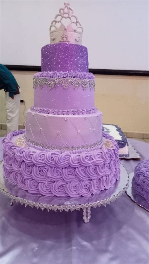 pin by 𝐣𝐮𝐡 𝐛𝐥𝐢𝐬𝐬 ̈ on festa sweet 16 birthday cake quinceanera cakes quince cakes