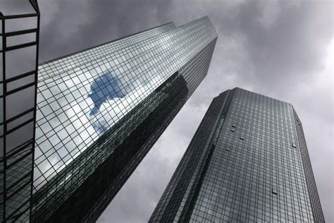 Alle meinungsaussagen geben die aktuelle einschätzung wieder, die ohne vorherige ankündigung geändert werden können. Kreditgeschäfte als riesiges Risiko - Deutsche Bank ...