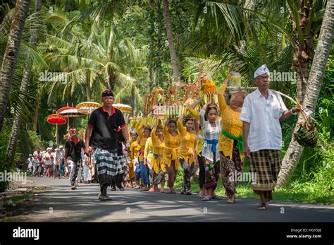 Hindu Religious Procession Hi Res Stock Photography And Images Alamy