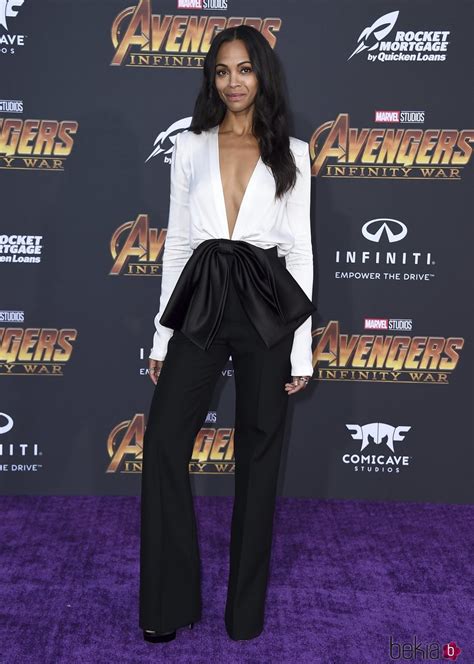 Zoe Saldaña Con Un Gran Lazo En La Premiere De Avengers Infinity War