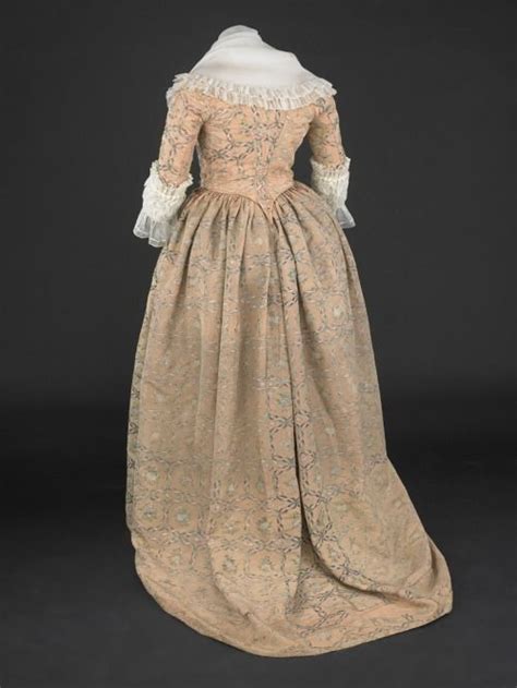 Dress Worn By Martha Washington Early 1780s Hand Painted Silk Taffeta