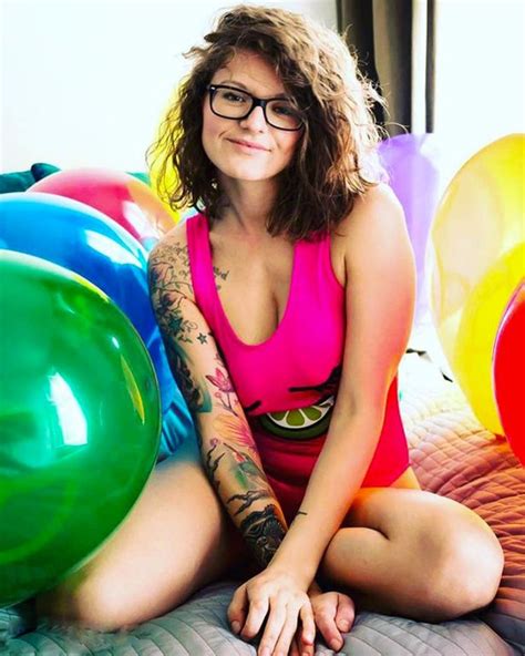 Woman With Balloon Fetish Says Having Sex With Them Is Lots Of Bouncy