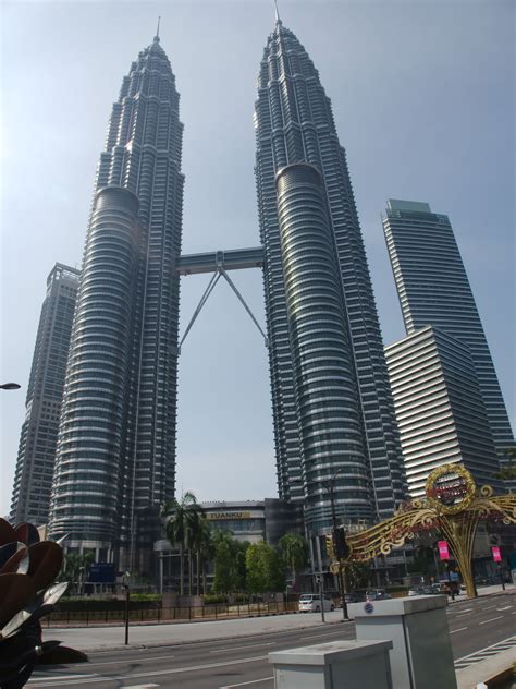Petronas Towers In Kuala Lumpur Random Things