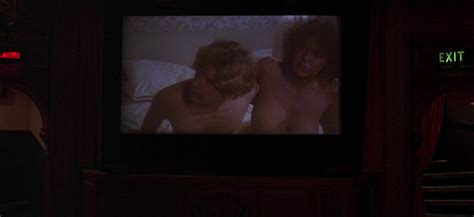Nude Video Celebs Linzi Drew Nude An American Werewolf In London 1981