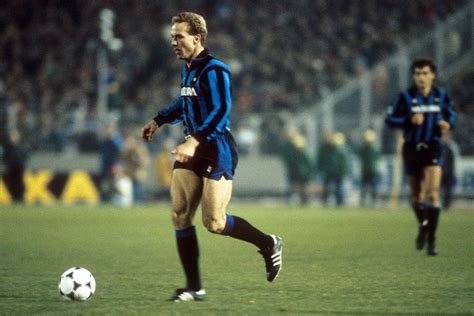 Karl heinz rummenigge has backed inter milan to beat juventus to the scudetto, over three decades after the west germany legend scored his first goals for the club in a famous win over the turin giants. Karl-Heinz Rummenigge foi adorado mesmo sem vencer pela ...