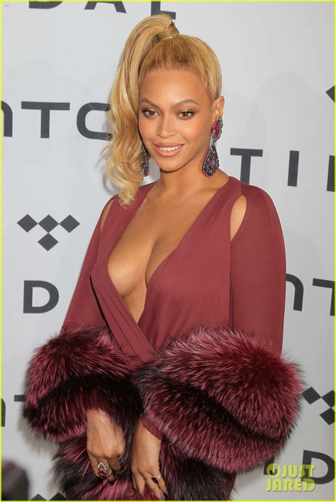 Photo Beyonce Flaunts Cleavage In Sexy Dress At Tidal Concert 34 Photo 3487604 Just Jared