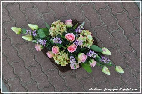 Pin By Ewa Pyrzyk On Florystyka Dekoracja Nagrobna Flowers Floral