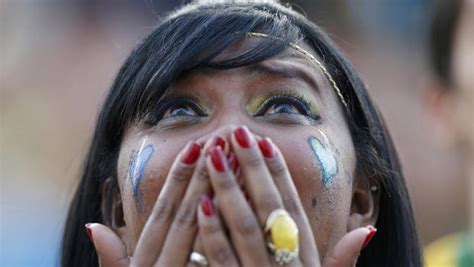 World Cup 2014 The Agony Of Defeat Brazil Fans Go From Excitement To Tears Cbs News
