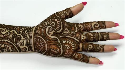 Peacocks are symbolic of fertility, and it is considered auspicious to have them etched in your bridal mehndi. 25 Beautiful Rajasthani Mehndi Designs - SheIdeas