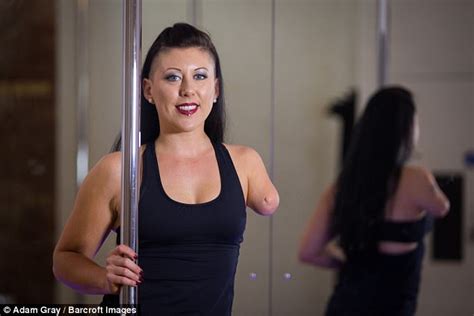 Sydney Woman With One Arm Become A Pole Dancing Champion Daily Mail