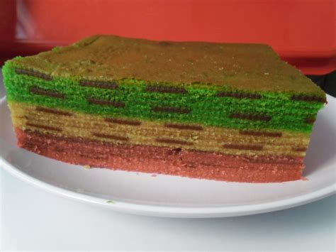 Gulungan kek yang penuh kenikmatan rasa coklat sebenar. From Bakery 2 Embroidery: Kek Lapis Masam Manis 3 Rasa