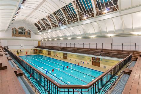 9 Spectacular Public Swimming Pools In The Uk Swimming Pools Swimming Bath Indoor Swimming Pools