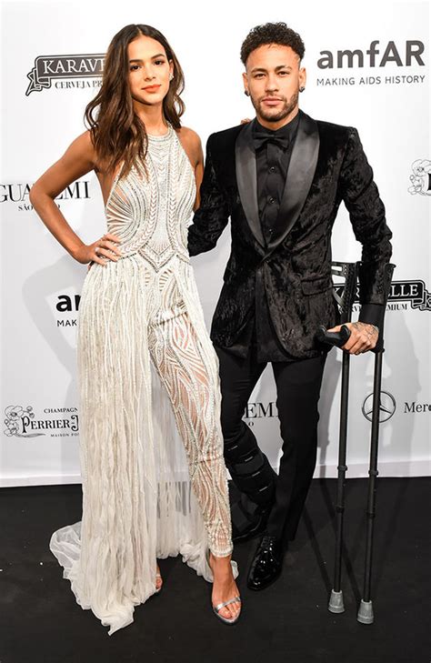 Neymar Girlfriend Bruna Marquezine ‘must Move To Paris With Him After