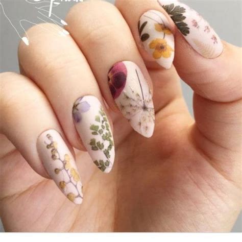 35 Almond Shaped Nails Designs You Should Try Almond Shaped Nails