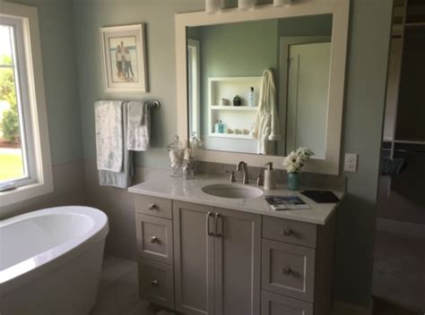 Made from solid oak and engineered wood, the beautifully constructed. Light, neutral tones make this bathroom feel bright and ...