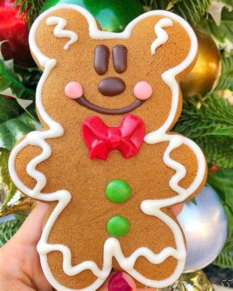 Mickey Gingerbread Cookie For The Win You Can Find Him At Red Rose Tavern For 449 So Soft