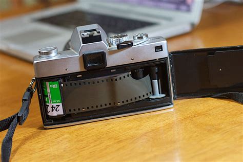 How To Unload 35mm Film Guide To Film Photography