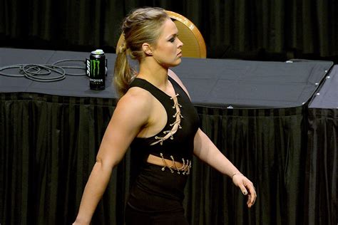 Ufc Champ Ronda Rousey Becomes First Ever Female Athlete