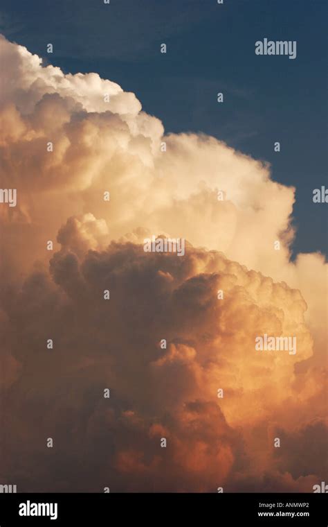 Cumulonimbus Cloud Formation Stock Photo Alamy