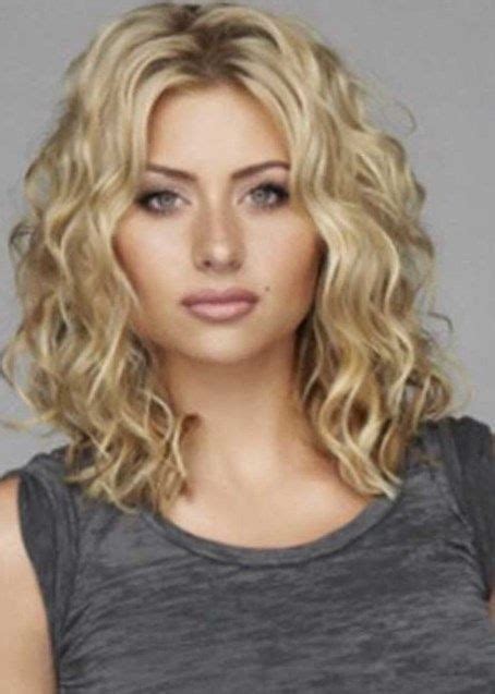 Longer models are listed among long hair types. Shoulder length wavy hairstyles 2019 | Medium curly hair ...