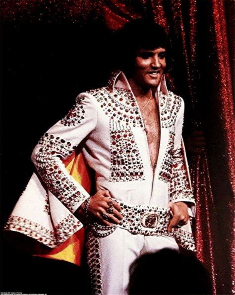 Elvis On Stage At The Las Vegas Hilton In January 26 1973 Elvis