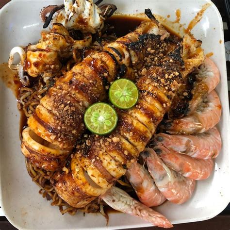 We enjoy our stayed at pengkalan balak if u come with child. Warung Hijau Rojak Sotong - Malay Restaurant in Masjid Tanah