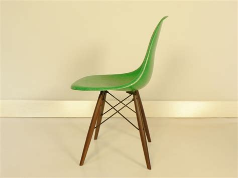 Free shipping on all orders over $35. chaise charles et ray eames fibre de verre original verte