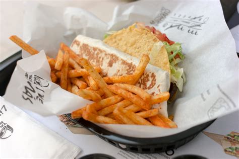 Due to being one of the only fast food restaurants at the. TACO BELL - O famoso fast food mexicano agora no Brasil!