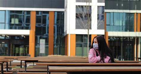 Για τα σενάρια πως δεν θα ανοίξουν ξανά τα σχολεία τη φετινή σχολική χρονιά, είπε πως δεν έχει λάβει καμία τέτοια εισήγηση. ΠΟΥ: «Αναποτελεσματικό το κλείσιμο των σχολείων, τα ...