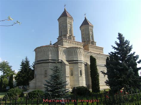 Mănăstiri în Imagini Manastirea Sfintii Trei Ierarhi Din Iasi Judetul
