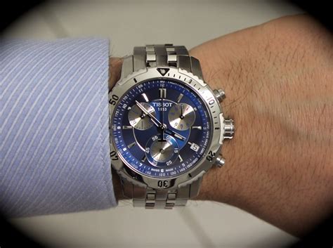 Découvrez toutes les montres automatiques tissot ! montre tissot cadran bleu