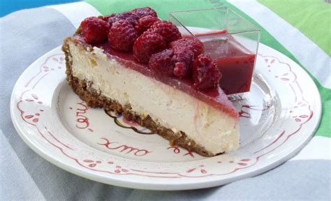Ajoutez le beurre fondu puis mélangez. Le Cheesecake au coulis de framboises sur son croustillant ...
