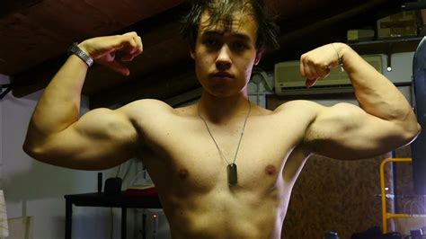 Teen Bodybuilder Flexing Big Ripped Muscle Full Video In Briefs